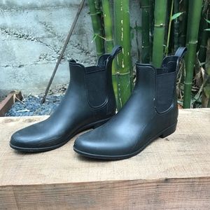 j crew mercantile rain boots